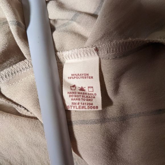 Hem & Thread Top. M - Picture 5 of 5